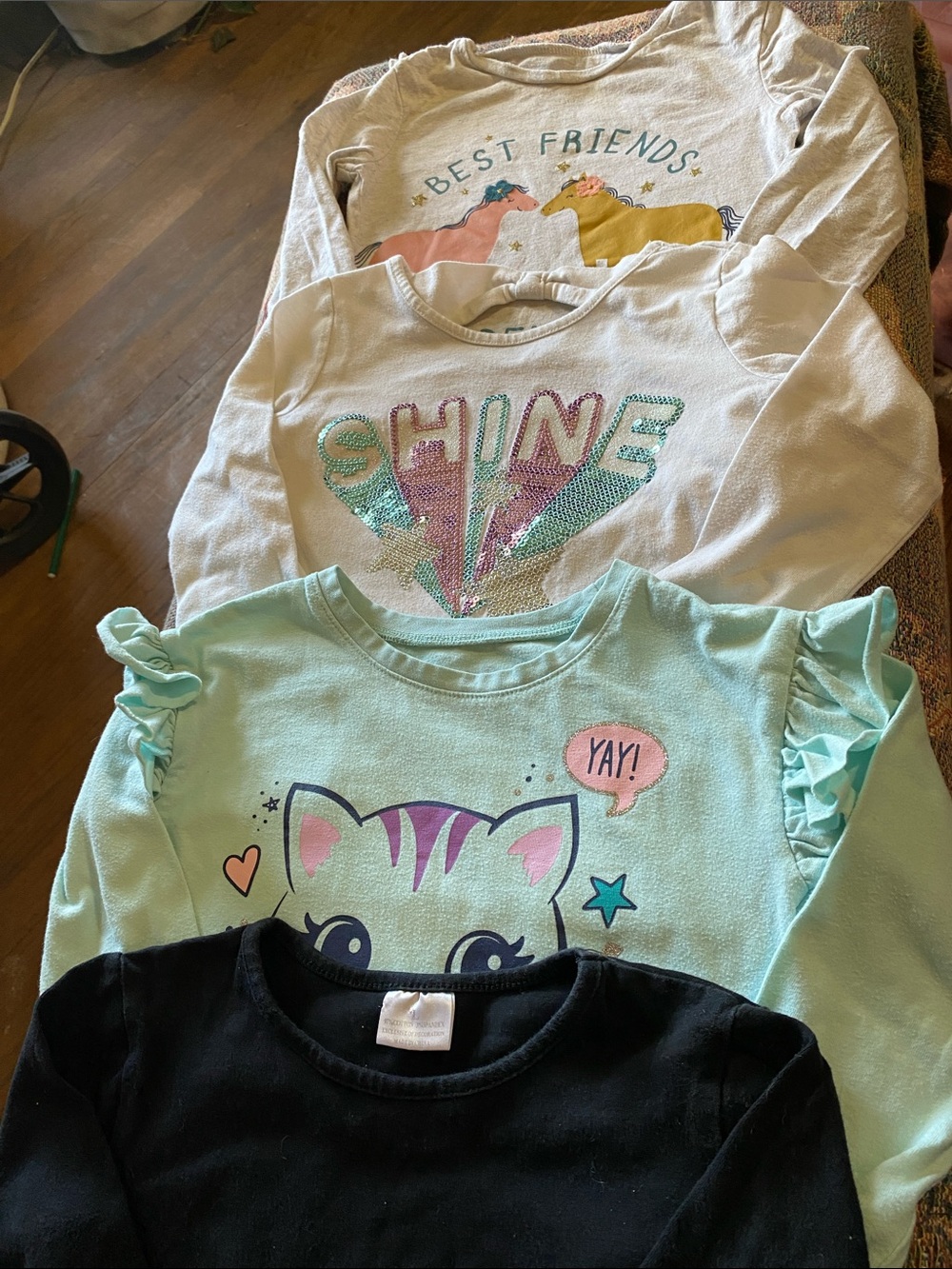 BUNDLE GIRLS SHIRTS MULTI BRANDS ,GRAPHICS,  and  COLORS no stains tears or snag